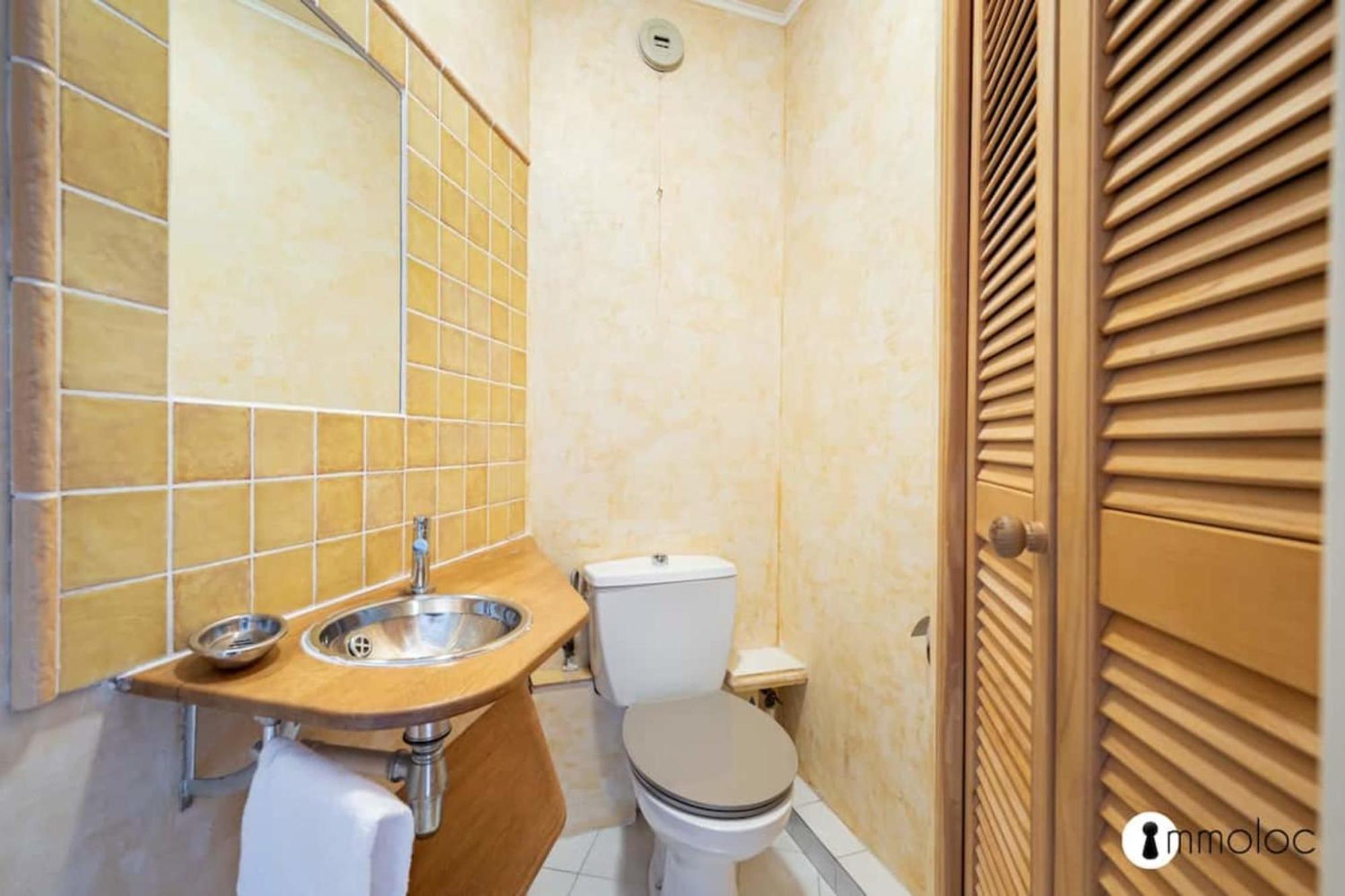 Spacious Apartment With Pool Located In The Marina Of Mandelieu Екстер'єр фото